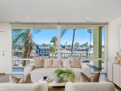 3901 E Livingston Dr Unit 402, Long Beach, CA, 90803