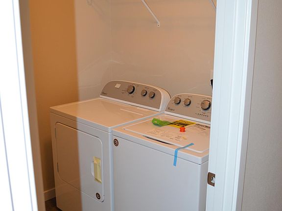 5th image of 5905 NE 58th Ave