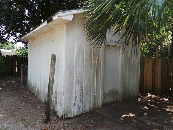 3rd image of 170 Callaway Ave