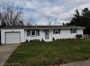 21 Carol Ln, Howell, NJ 07731