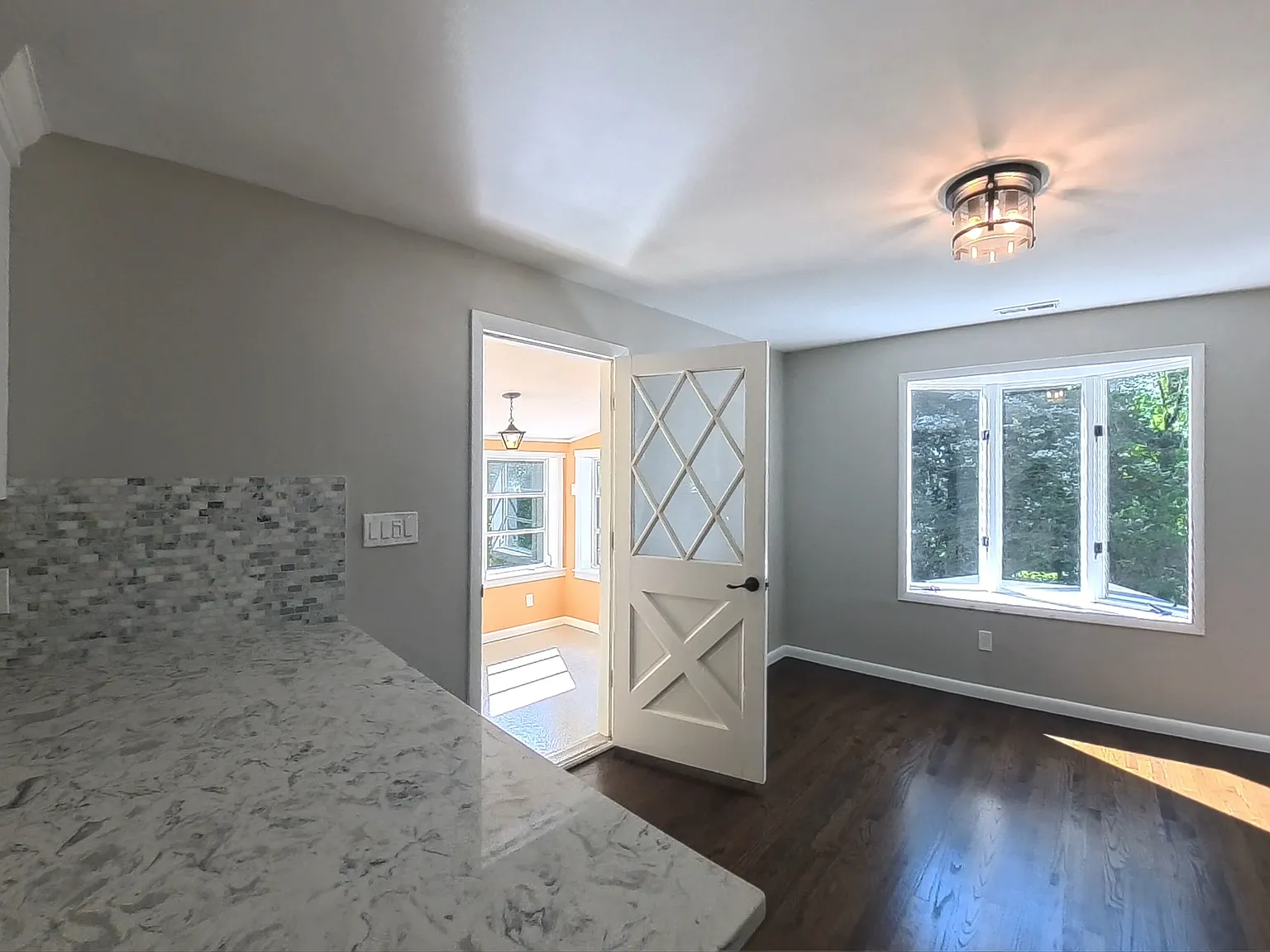 4 bed, 2400 sqft, $3,600 — Photo 4
