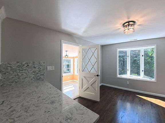 4th image of 103 Mad River Rd