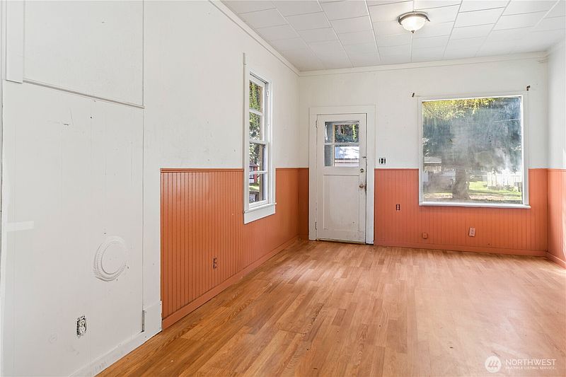 5th image of 251 E Arden Street