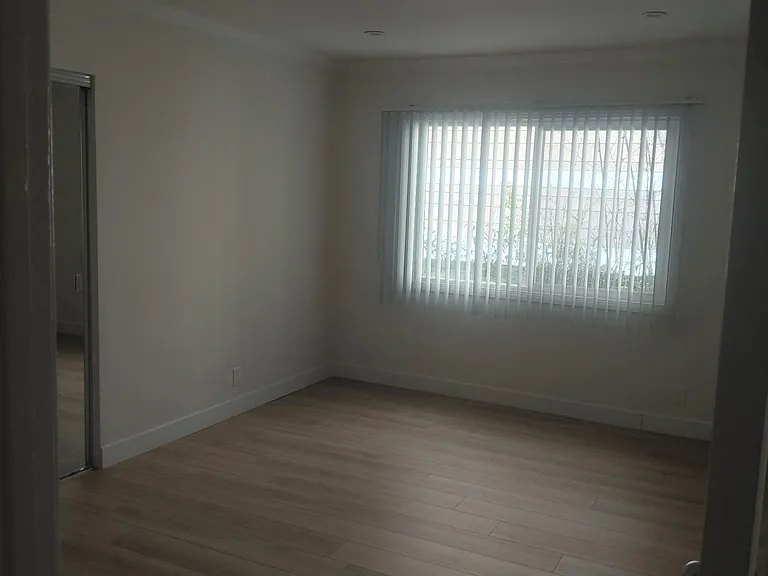 1916 Carmen Ave #6 — Photo 11