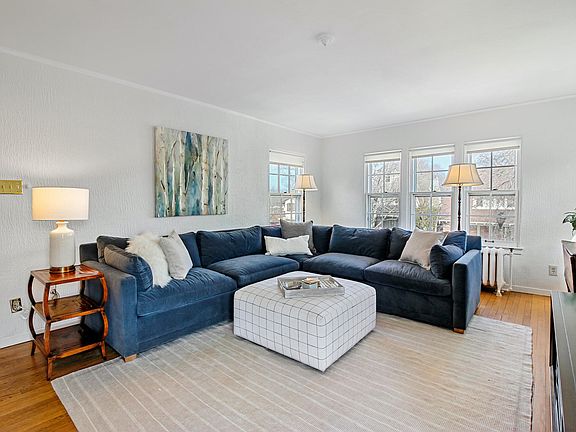 5th image of 3717 N Farwell Ave #3717