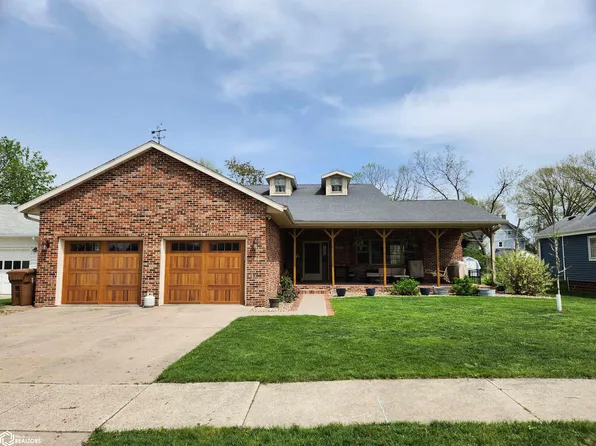 1526 Main St, Grinnell, IA 50112