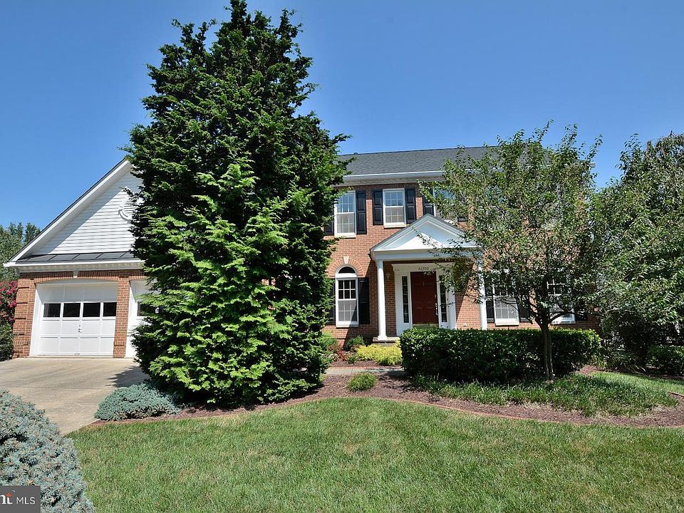 1st image of 46550 Woodhaven Ct