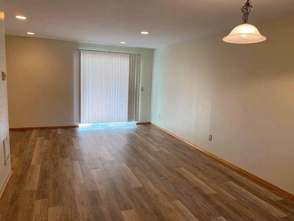 Building Photo - 5002 S 30th St #H4