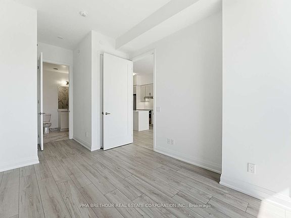 4th image of 1035 Southdown Rd #105