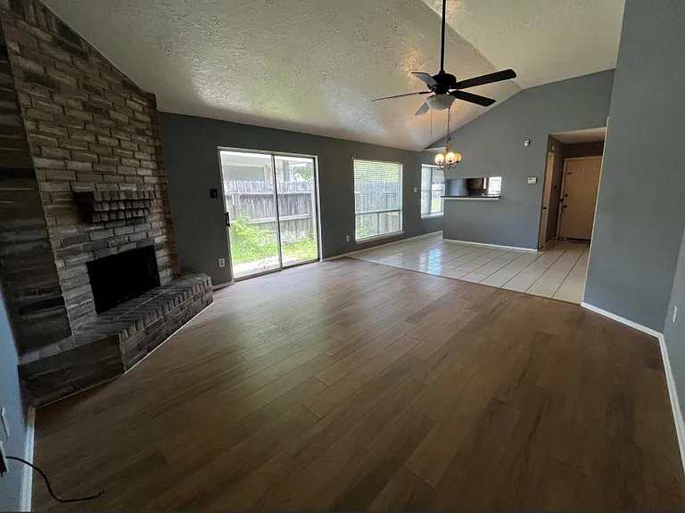 11013 Crenchrus Ct — Photo 2