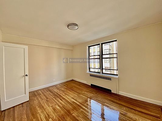 5th image of 100 Arden St APT 6C