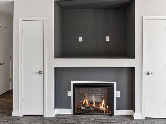3rd image of 1325 Bunker Hill Dr #1107