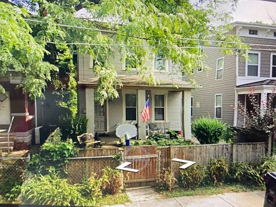 1718 Dexter Ave