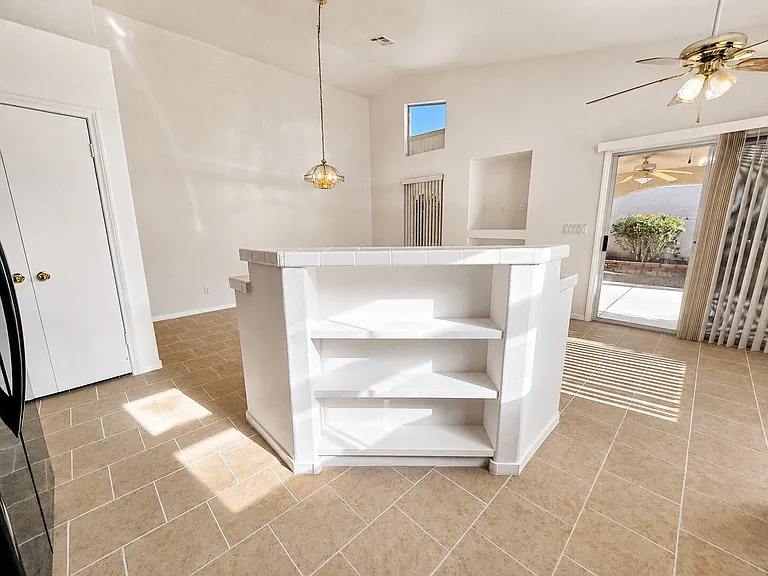 2054 Cardigan Ave — Photo 12