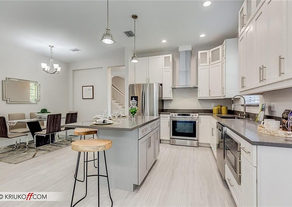 1st image of 629 SW 12th Avenue