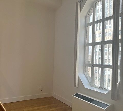 4th image of 63 Wall St APT 3603