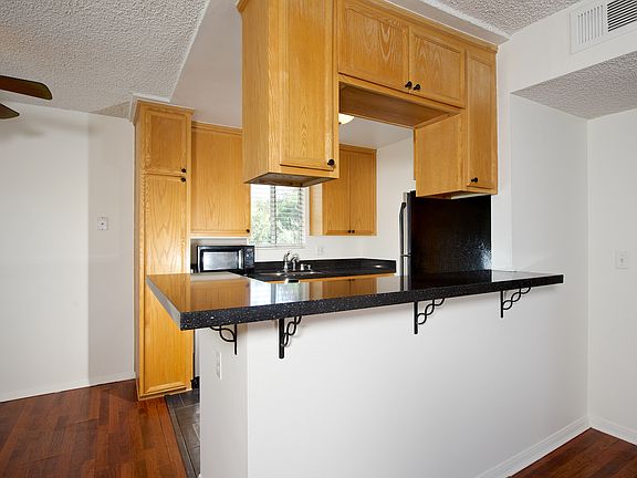 5th image of 12403 Julian Ave Unit 106