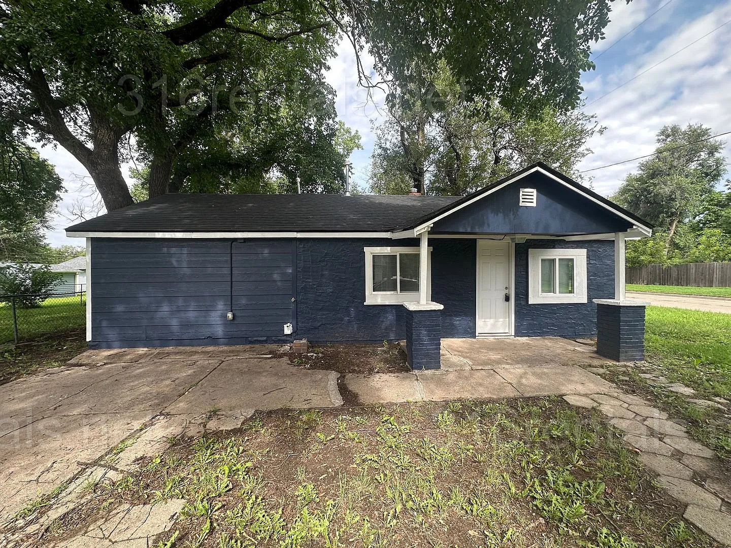 $849 - 2 bed 1 bath - Single Family Home — Photo 1