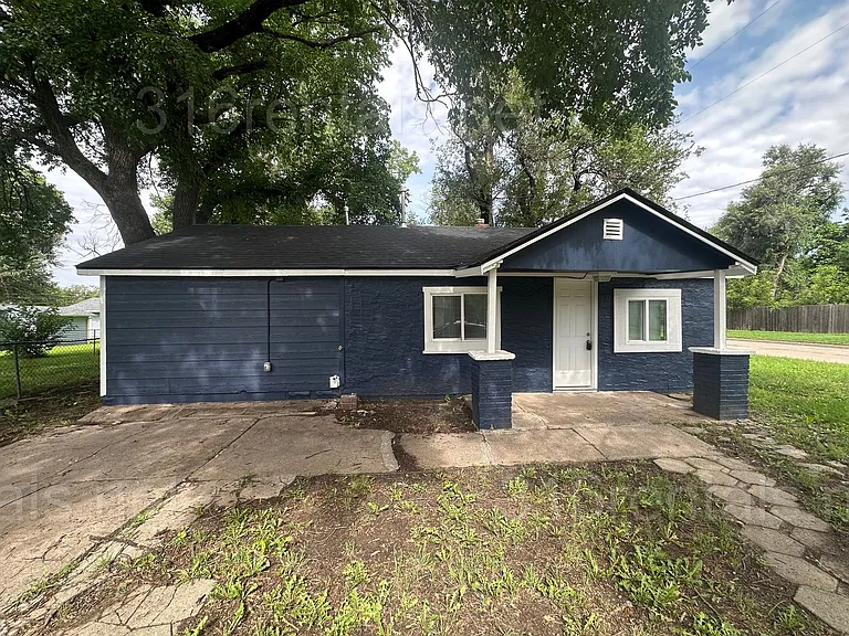 1801 S Glenn St — Photo 1