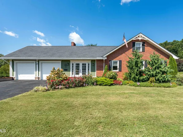 135 Tennessee Dr, Mountain City, TN 37683