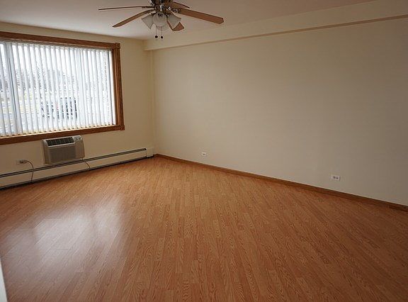 2nd image of 1375 Rebecca Dr APT 112
