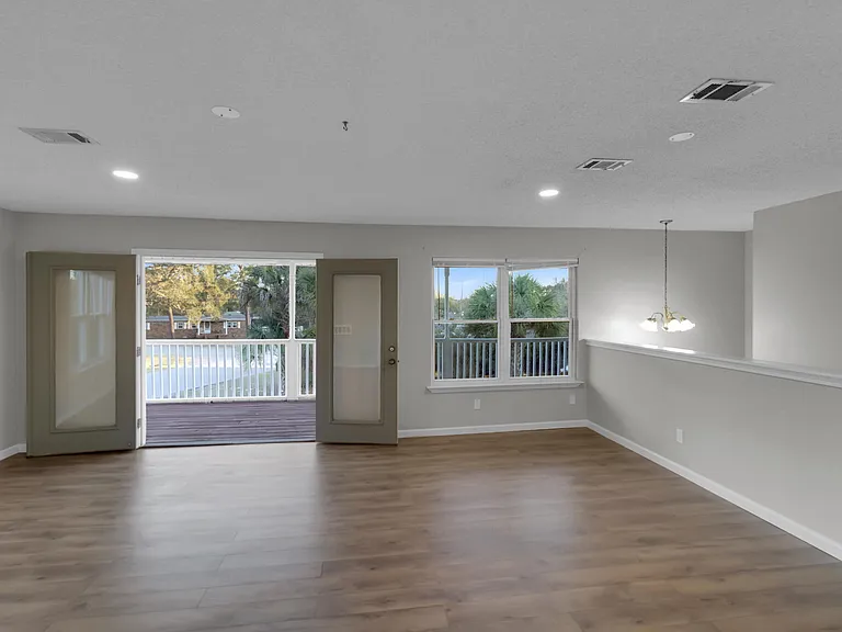 300 Wildwood St — Photo 23