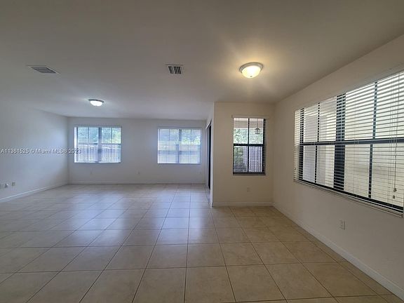 3rd image of 10280 NW 70th Ter #10280