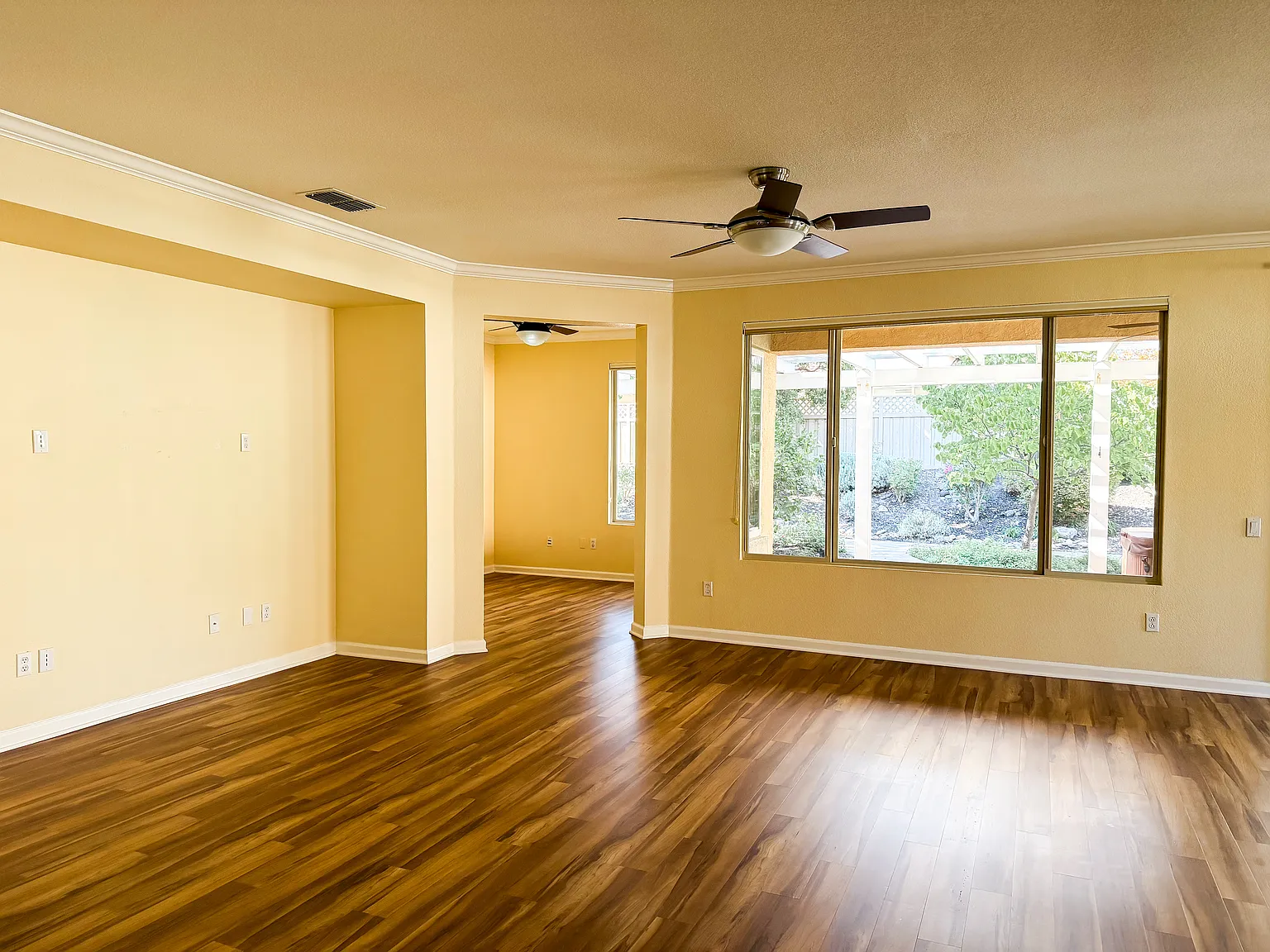 2 bed, 1764 sqft, $3,400 — Photo 2
