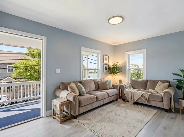 26 Bay St Floor 1, Hull, MA 02045