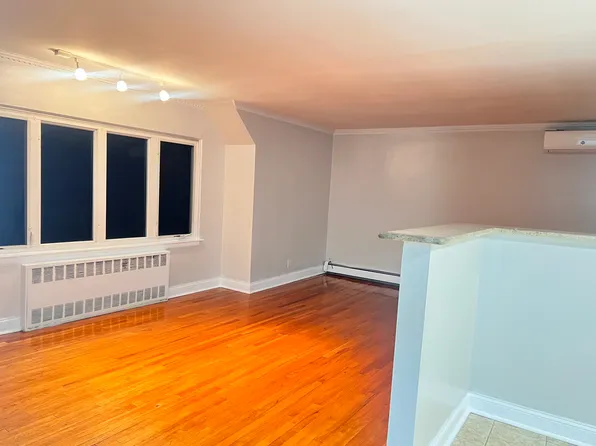 61-08 228th St Floor 2, Oakland Gardens, NY 11364