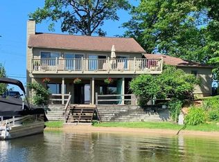 3517 Oak Knoll Dr, Brighton, MI