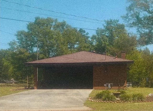 306 Mittie St — Photo 2