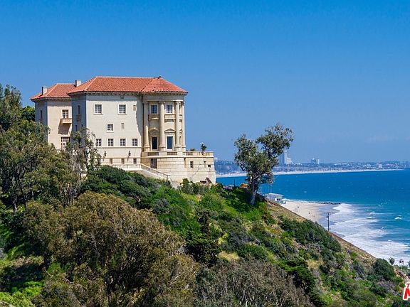 4th image of 18063 Coastline Dr APT 1