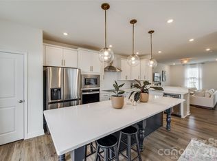 400 Simeon Dr, Charlotte, NC