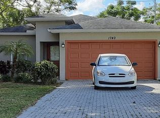 1740 Mova St, Sarasota, FL 34231