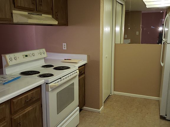 5th image of 433 E Royal Palms Dr