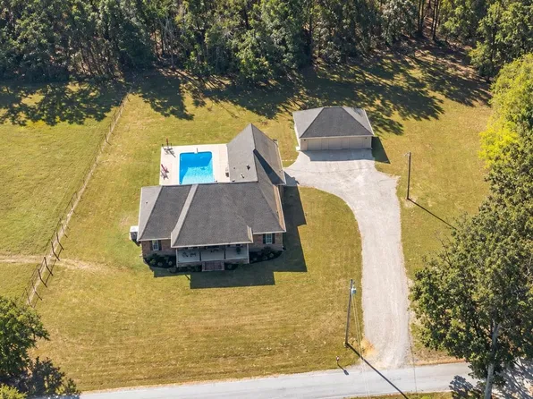 175 Pickens Ln, Adamsville, TN 38310