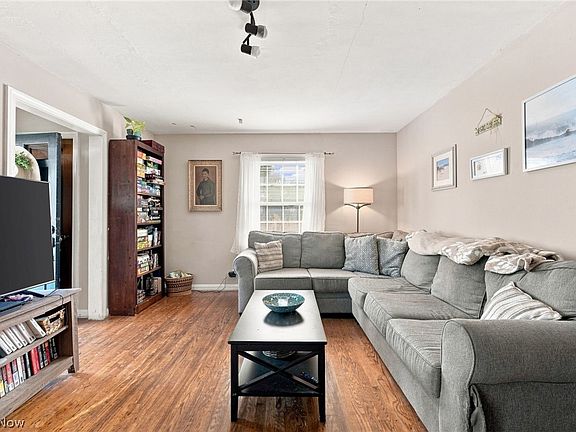 4th image of 23333 Marion Rd