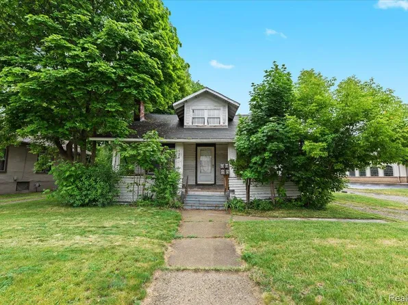 124 S Washington St, Oxford, MI 48371