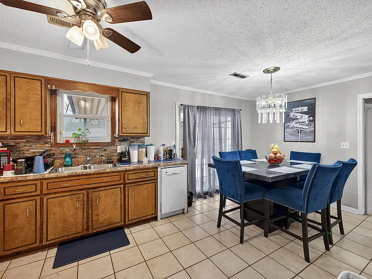 2914 Cumberland Dr — Photo 12