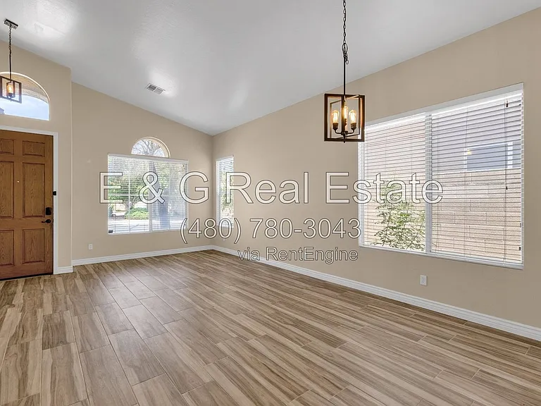 3261 W Ross Dr — Photo 8