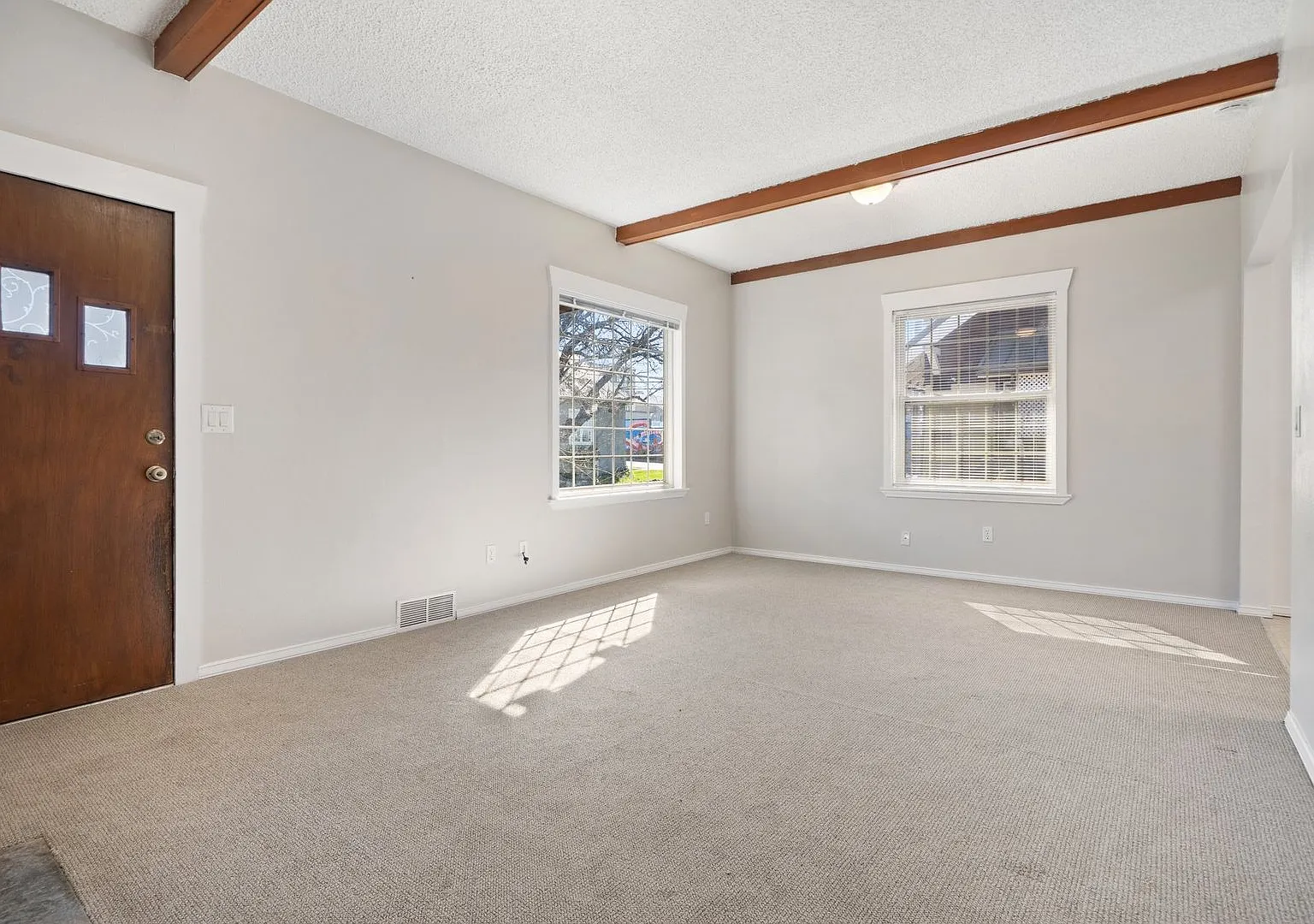 Tri-Level Home with Fenced Yard in West Bremerton — Photo 4
