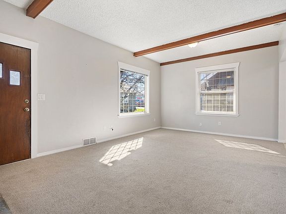 4th image of 709 McKenzie Ave