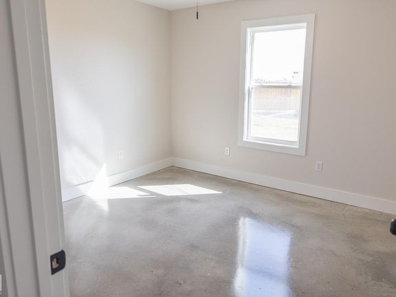 5th image of 1013 6th St