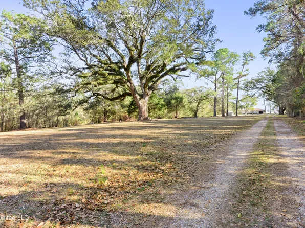 1517 Brodie Rd, Biloxi, MS 39532