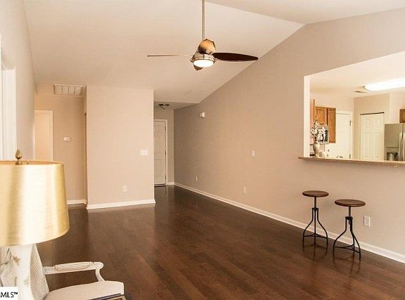 4th image of 111 Crescent Creek Ct