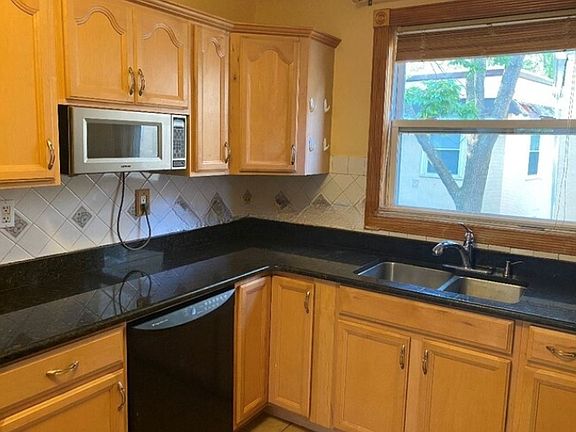 2nd image of 56 Sacramento St #11