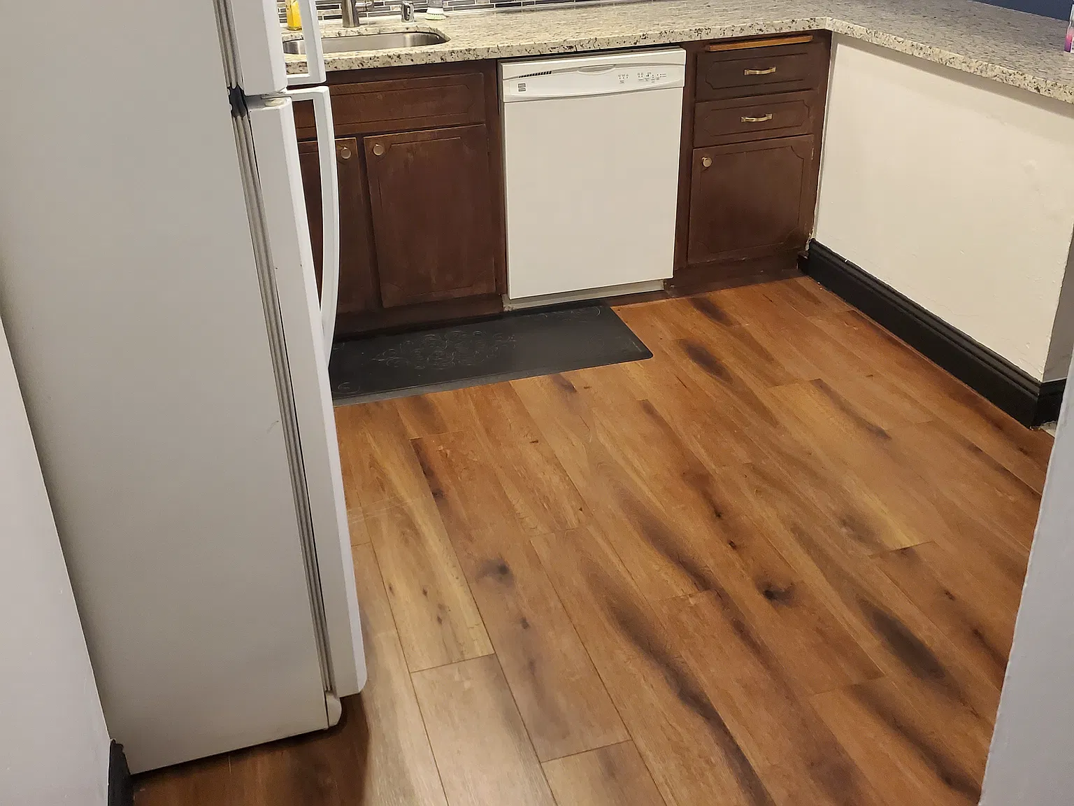 2 bed, 985 sqft, $3,350 — Photo 3