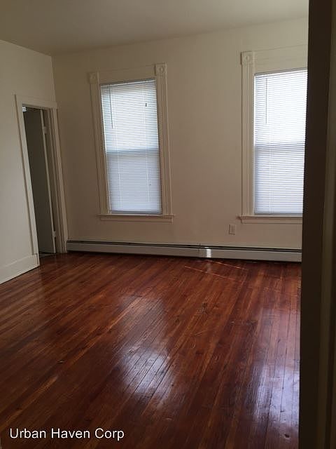 2nd image of 442 Poplar St #1