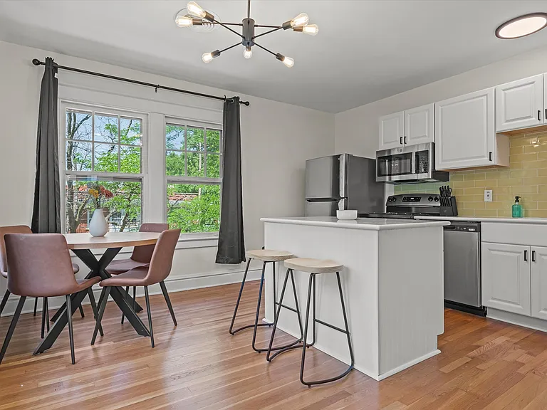 4000 Bell St — Photo 10